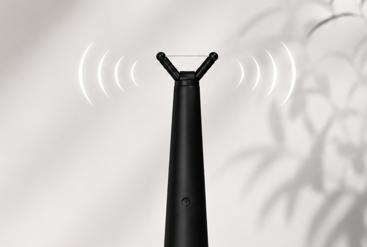 Delivers 18,000 sonic vibrations per minute to help the floss glide smoothly between tight teeth.